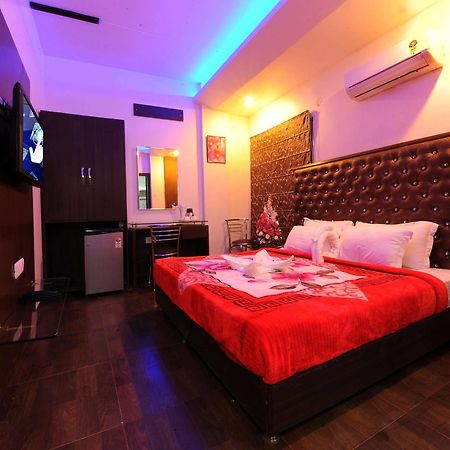 Hotel Pearl Inn & Suites Амритсар Экстерьер фото
