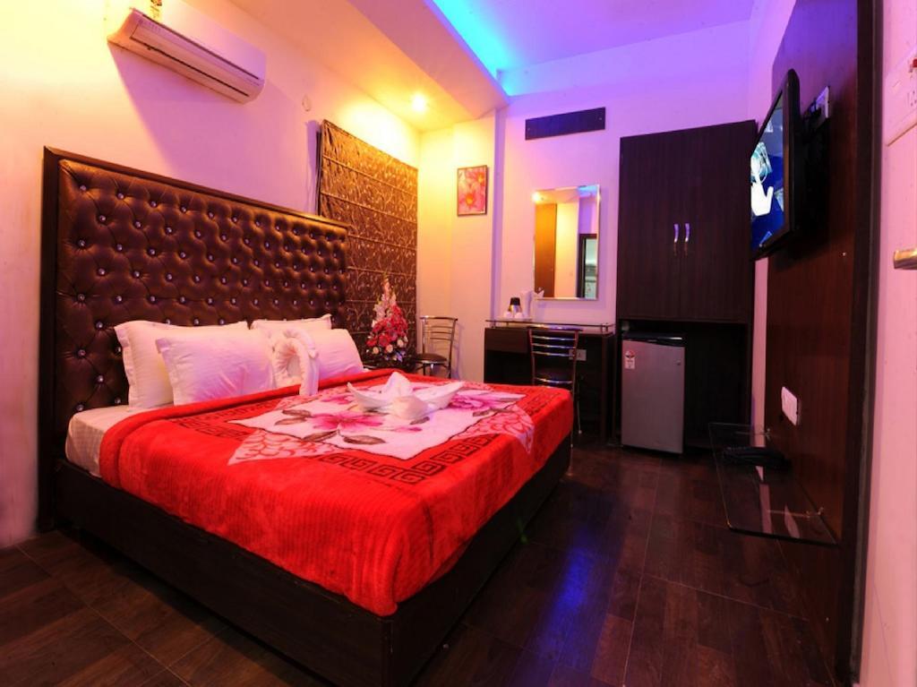 Hotel Pearl Inn & Suites Амритсар Экстерьер фото